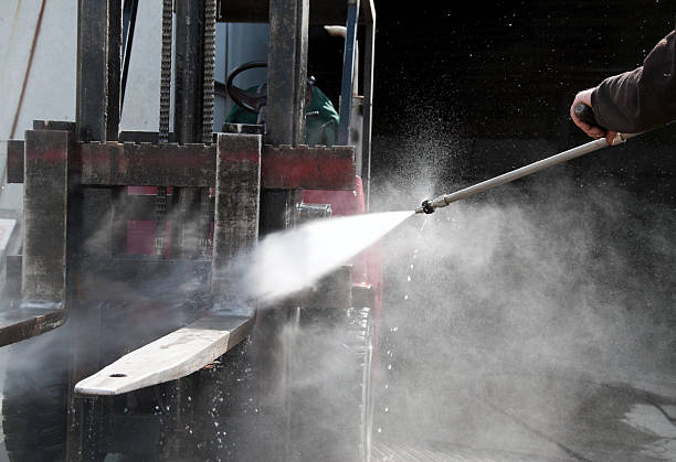 Why Choose Our Certified Pressure Washing Experts for Your Project Needs in Farmington, AR?